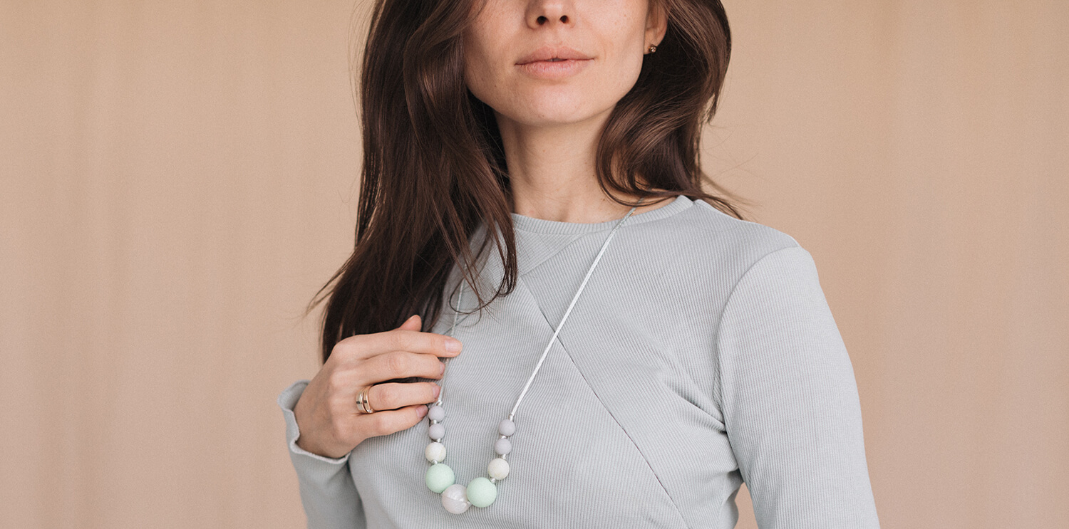 Babywearing Necklace, Teething Silicone Necklace Love & Carry