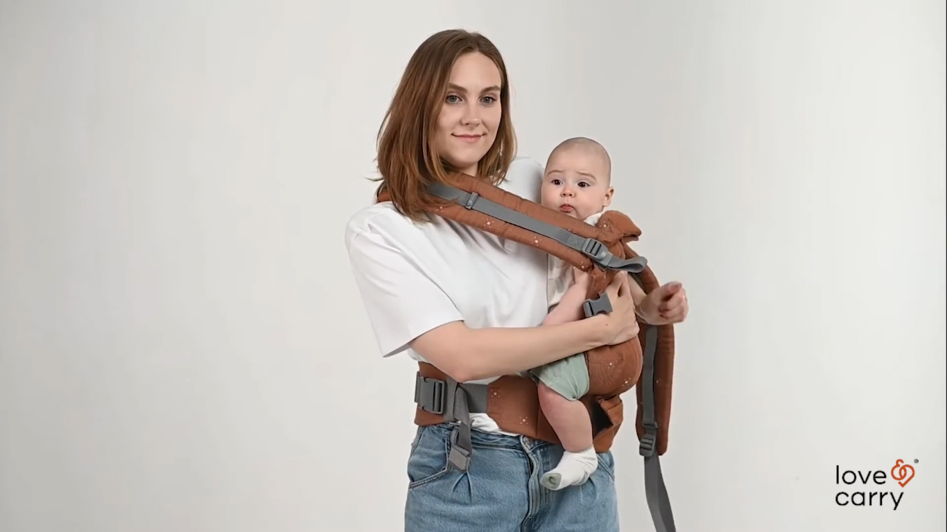 Love&Carry ONE baby carrier. Hip carry 6 m+