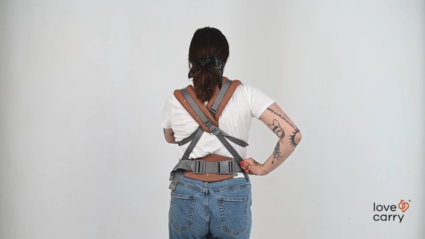 Love&Carry ONE baby carrier. Front carry X straps 4 m+