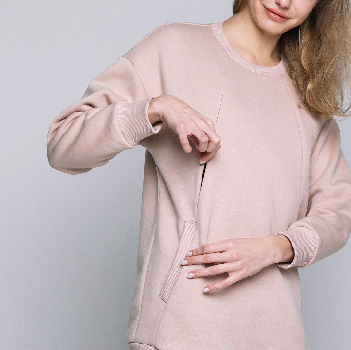 Warm maternity & nursing oversize sweatshirt